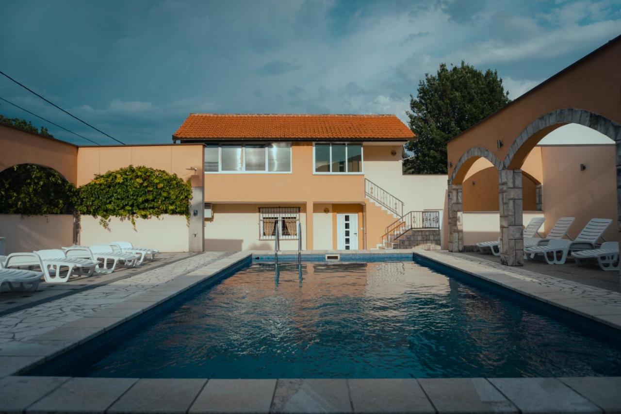 Holiday Home Rozic - Villa With Private Seasonal Heated Pool Mostar Dış mekan fotoğraf