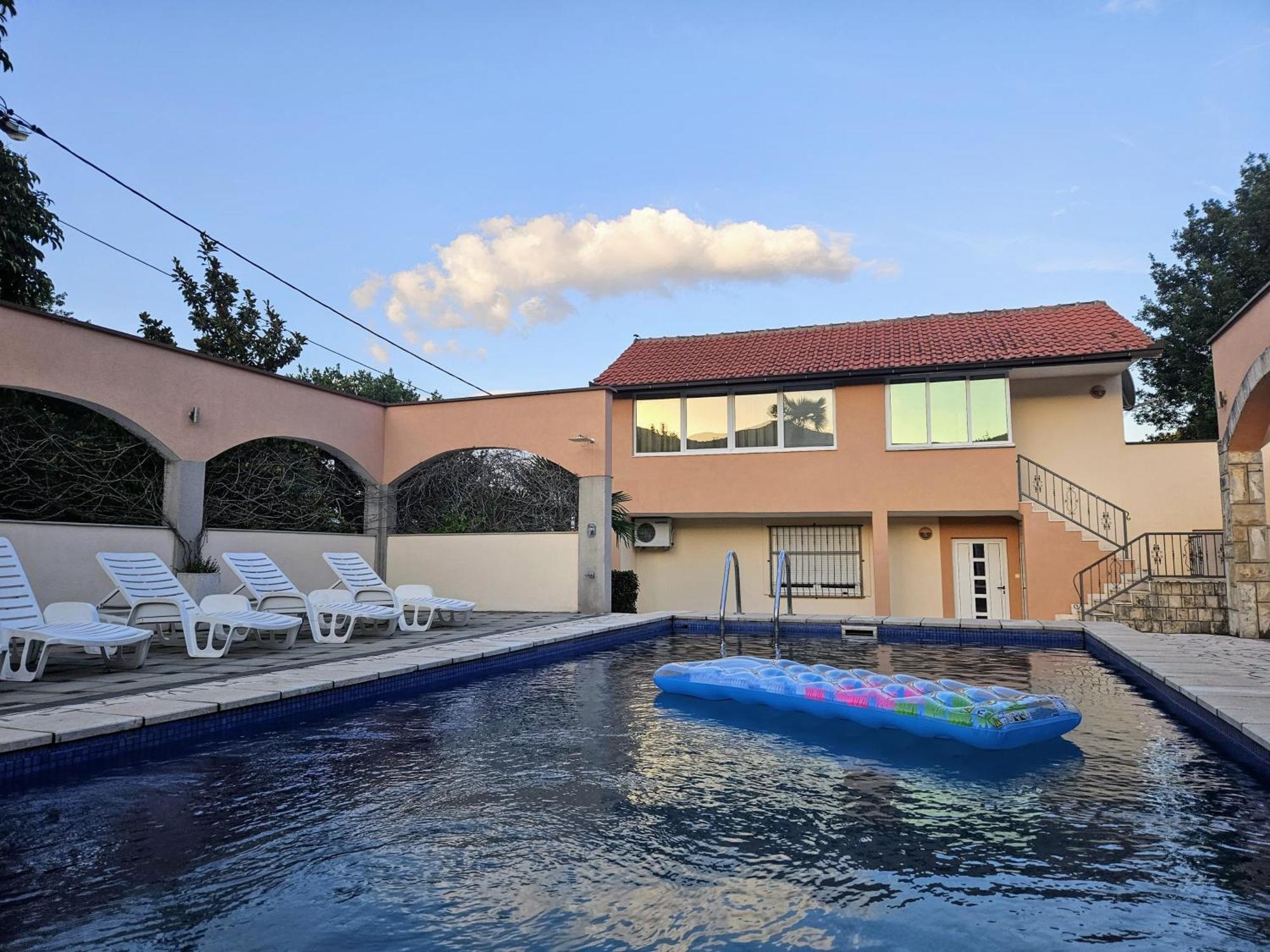 Holiday Home Rozic - Villa With Private Seasonal Heated Pool Mostar Dış mekan fotoğraf