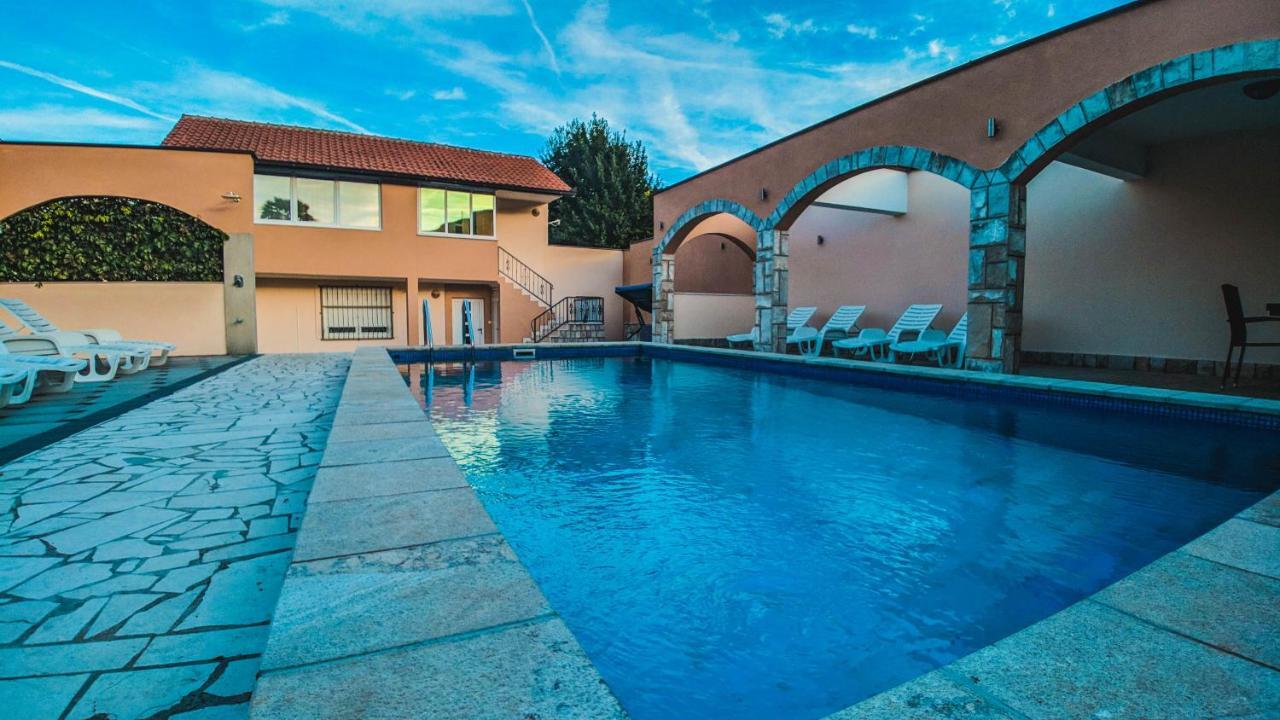 Holiday Home Rozic - Villa With Private Seasonal Heated Pool Mostar Dış mekan fotoğraf
